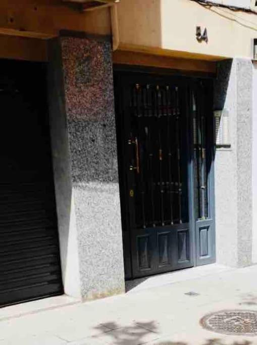 8 Min Walk To The & 10 Min Walk To Convention Centre ! Appartement *
