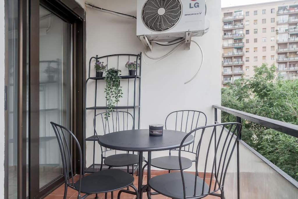 Appartement 8 Min Walk To The & 10 Min Walk To Convention Centre ! Barcelona